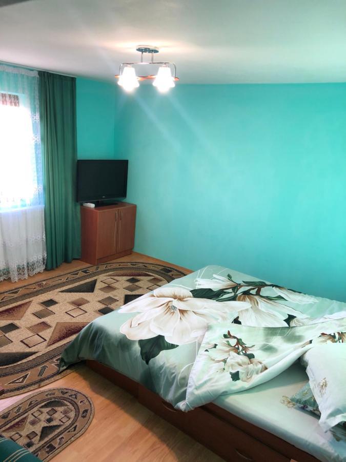 Casuta Bunicilor Isverna Hotel Kültér fotó